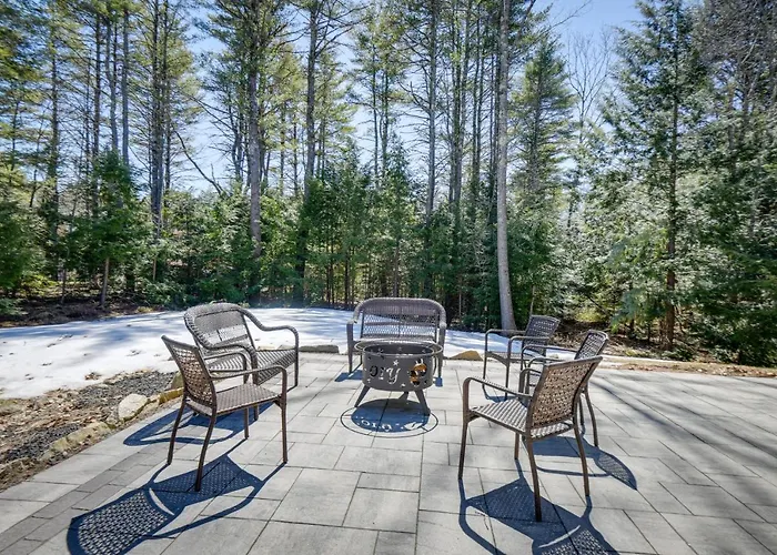 Stunning Wells Home W/ Fire Pit & Porch!